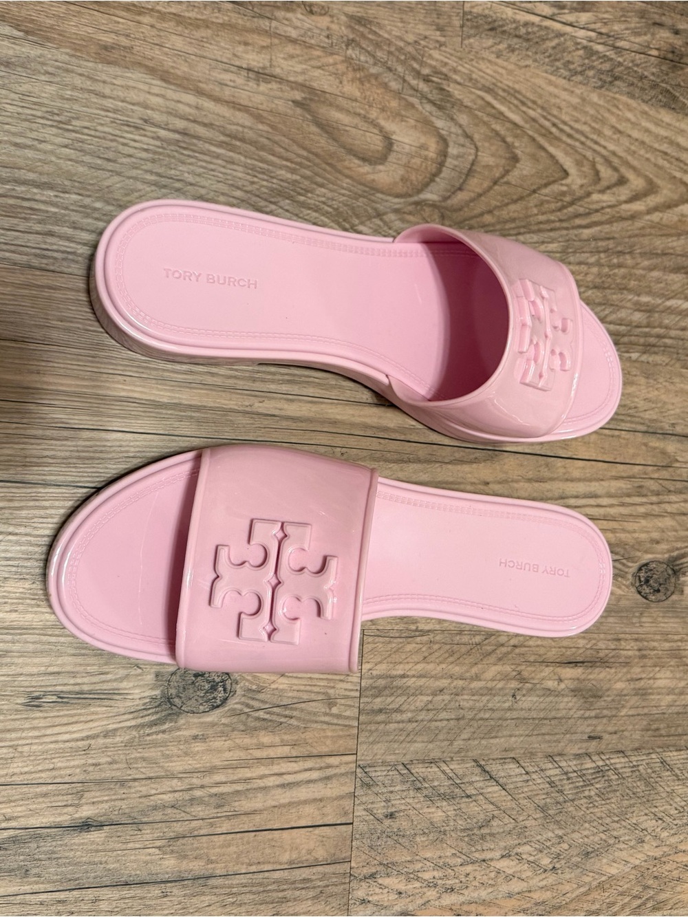 Tory Burch Pastel Pink rubber Sandals - Picture 2 of 3